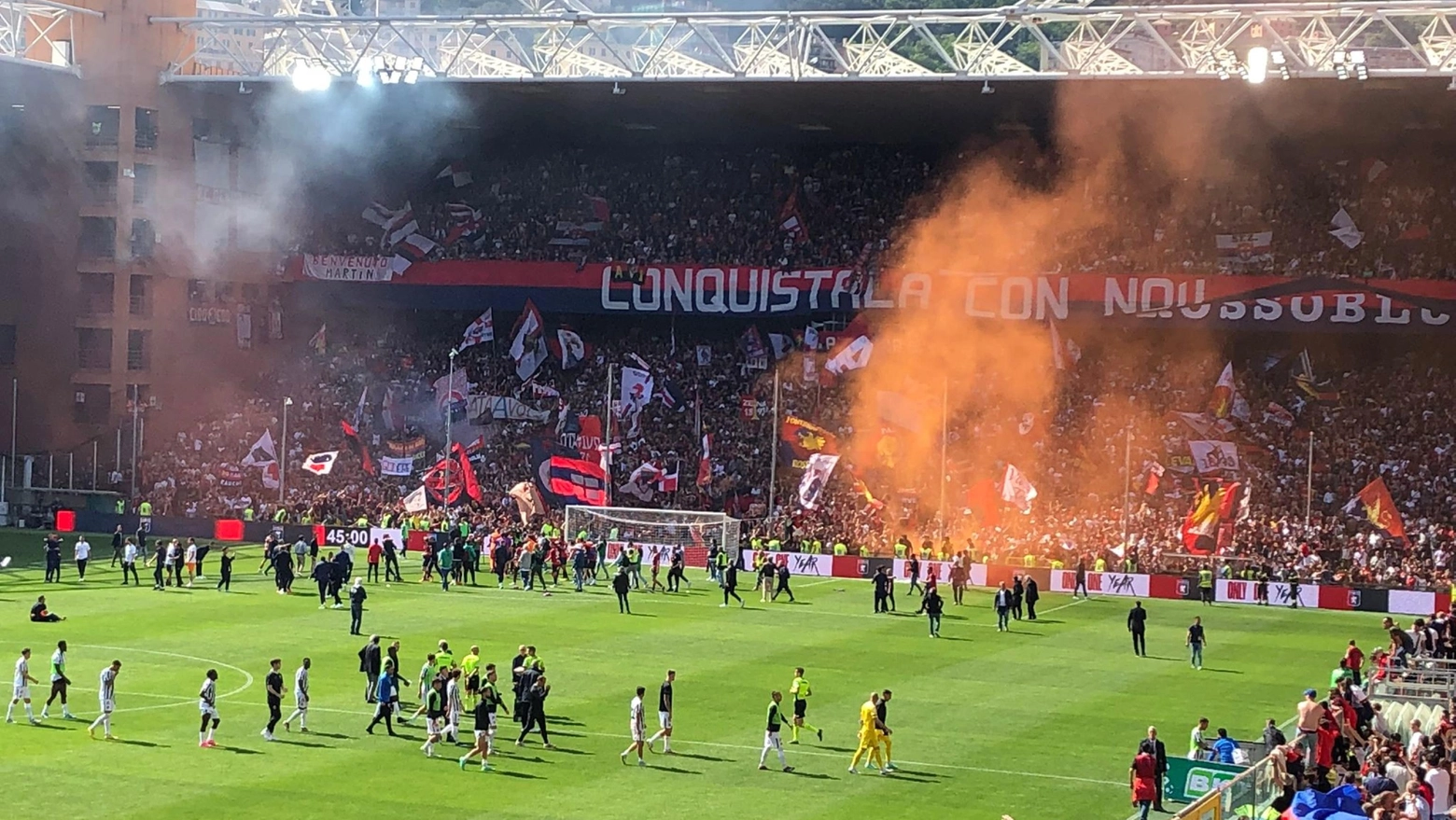 Il Grifone esulta e, dopo il Frosinone, sarà la seconda squadra a risalire in Serie A. Ora il focus è tutto sui play-off: due gli slot ancora da occupare