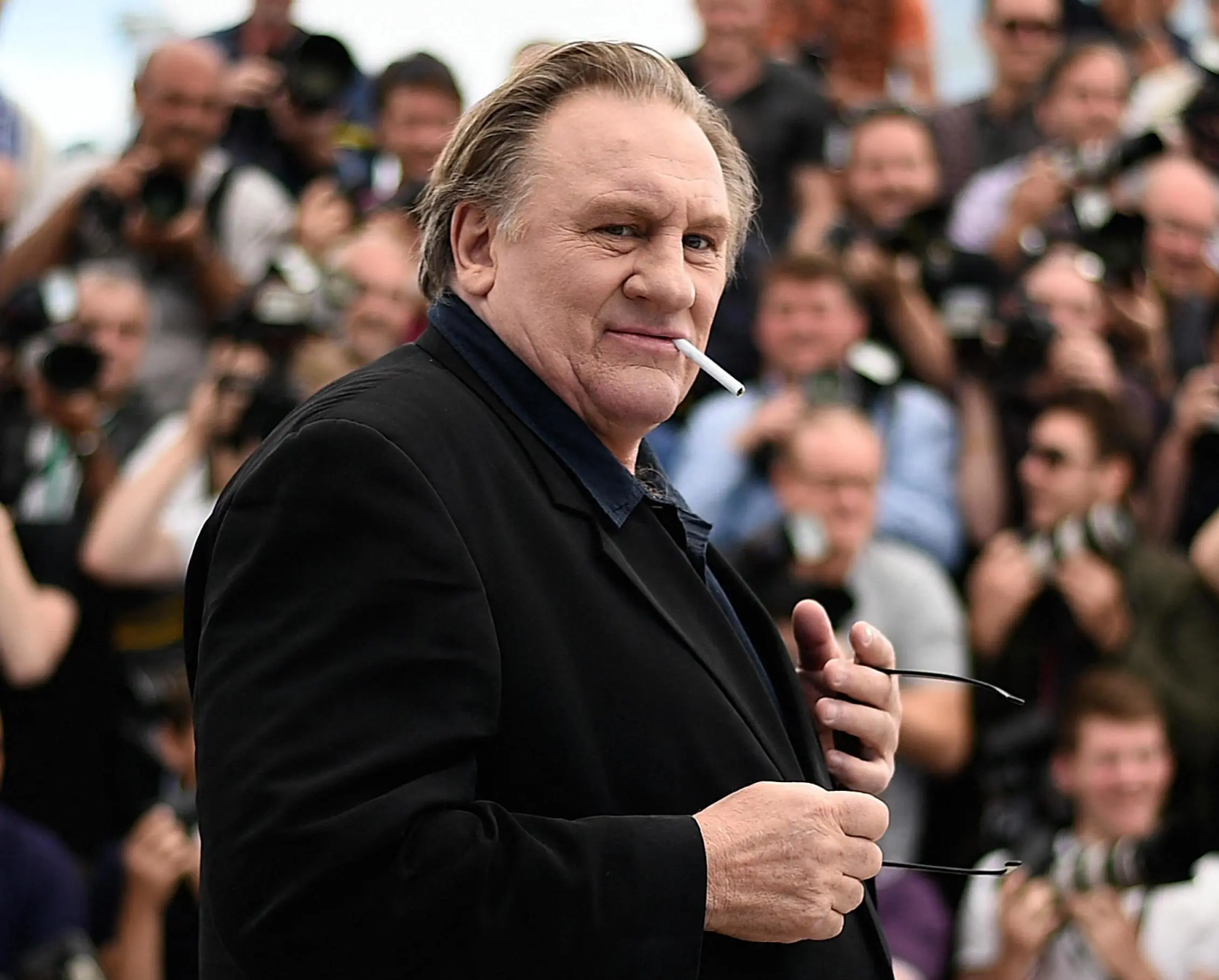 "Molestate da Depardieu" Tredici attrici contro il divo