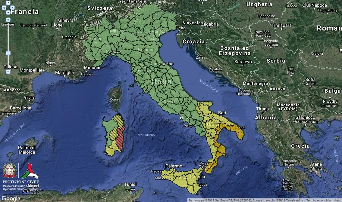 Previsioni meteo, allerta maltempo al Sud: le zone a rischio. Weekend, nubifragi al Nord