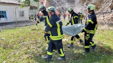 Ucraina news live, Meloni a Zelensky: “Al vostro fianco senza esitazioni”. Putin: “Guerra scatenata dall’Occidente