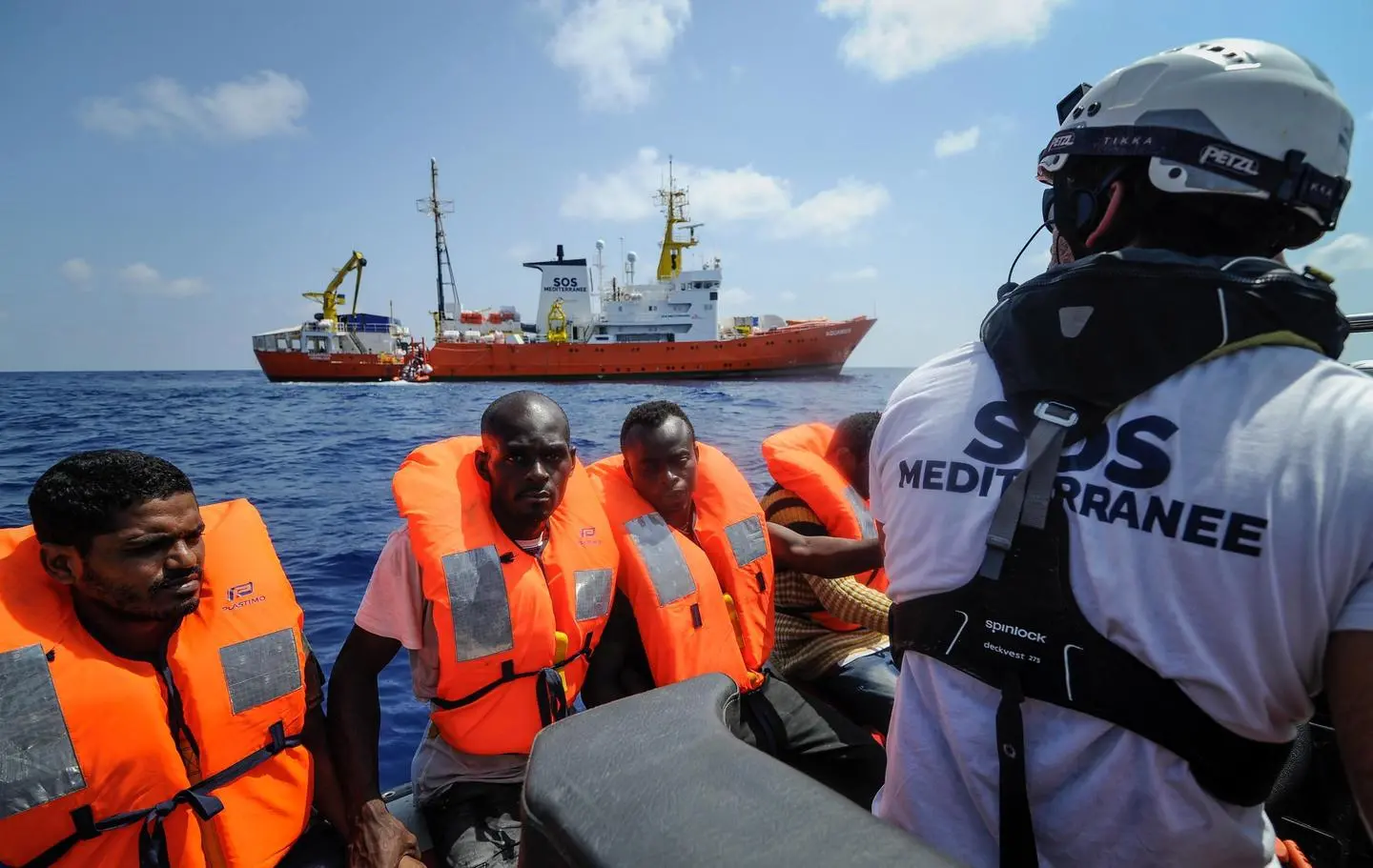 Migranti su Aquarius sbarcati a Malta. "Italia ha chiesto di accoglierne una parte"