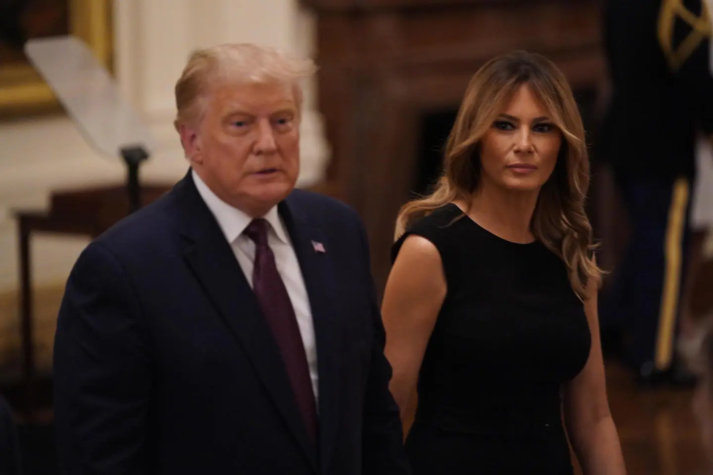 Melania Trump cancella comizio con Donald. Dopo il Covid ha "tosse persistente"