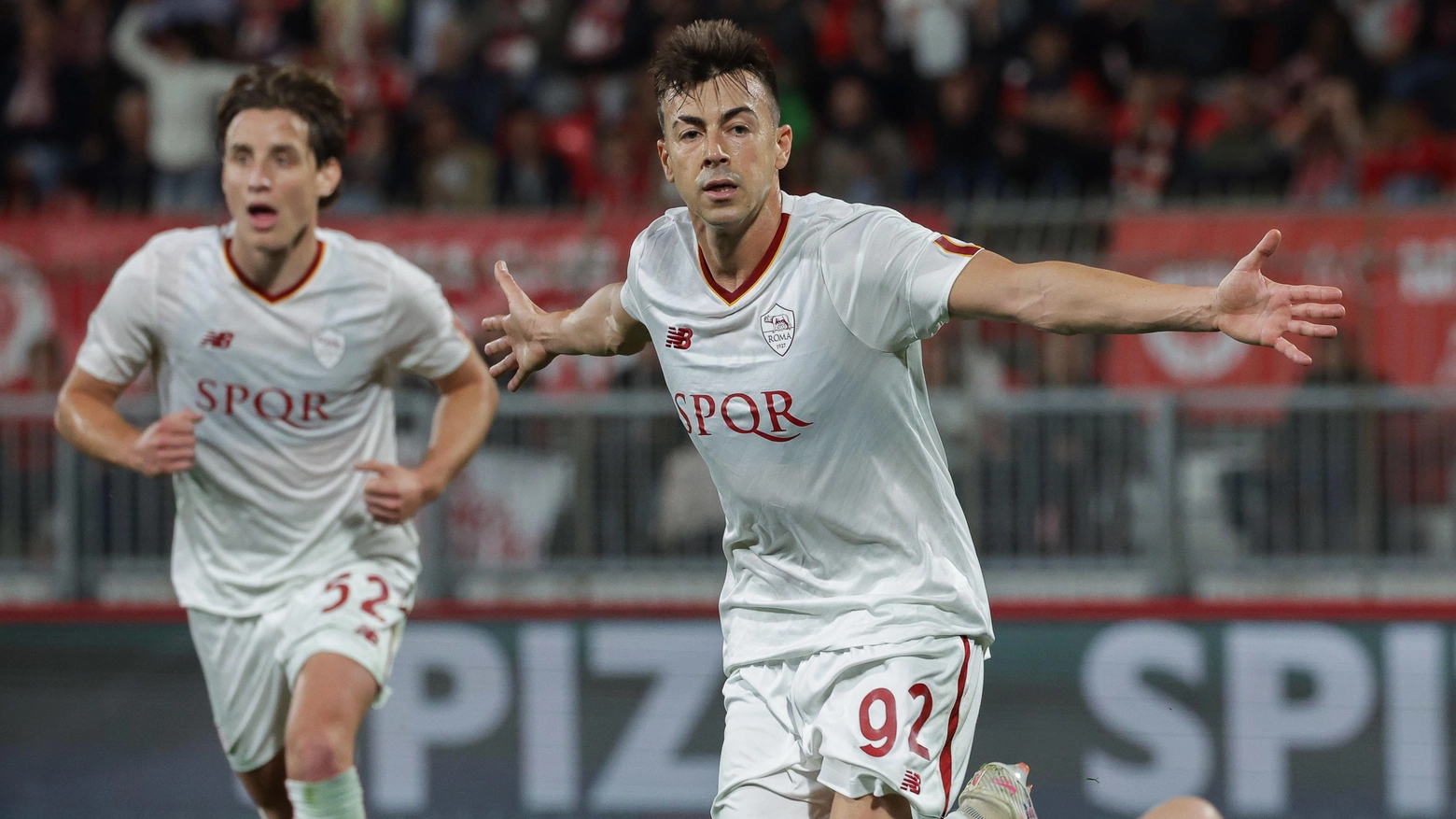 Stephen El Shaarawy festeggia il gol del vantaggio sul Monza