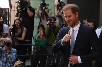 Harry e il Mirror, vittoria parziale del principe (con risarcimento). “Ho ucciso il drago”. Ma con il Daily...