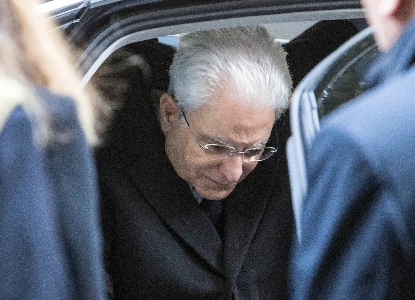 Mattarella grazia tre condannati per omicidio. Due uccisero la moglie malata di Alzheimer