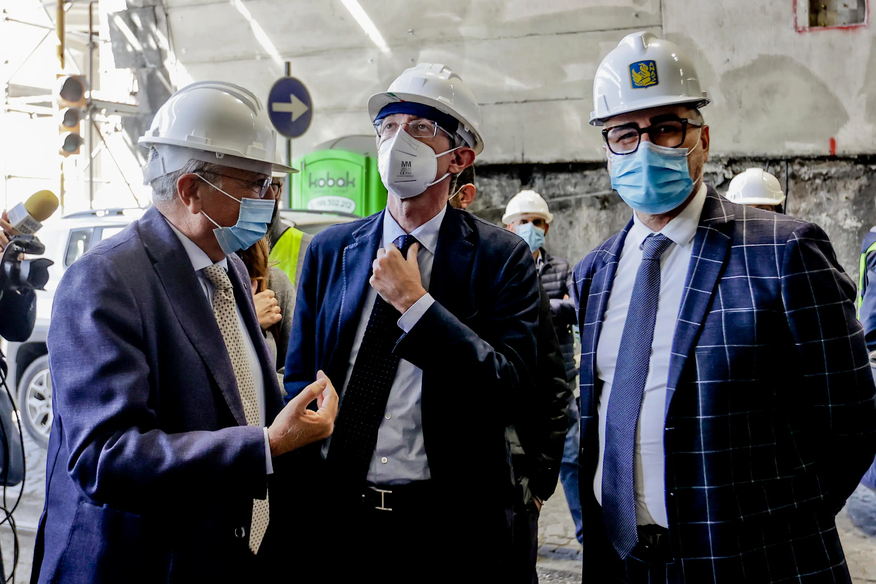 Napoli Galleria Vittoria, furto di un km e mezzo di rame: salta la riapertura