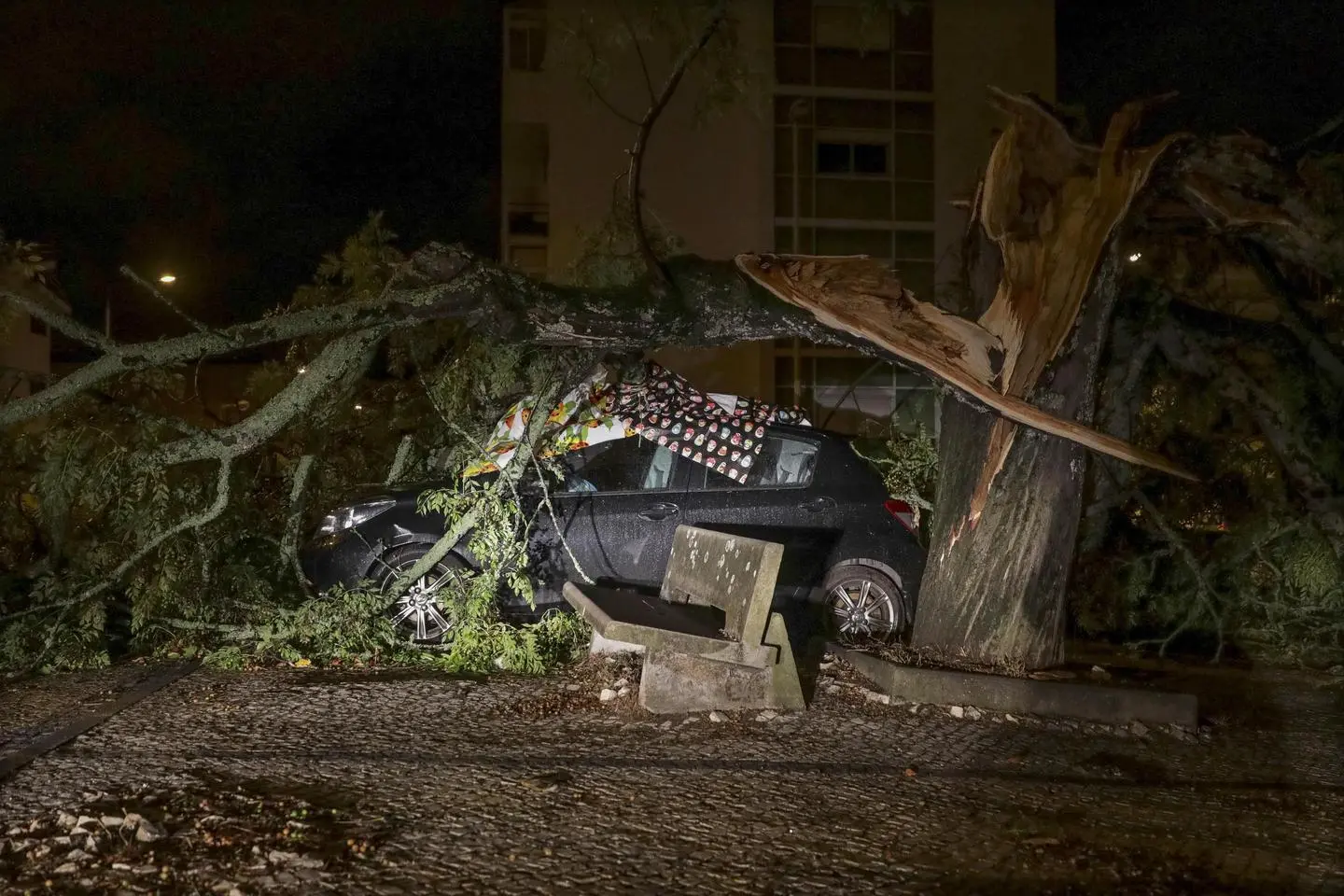 Uragano Leslie, impatto sul Portogallo. Allerta anche in Spagna