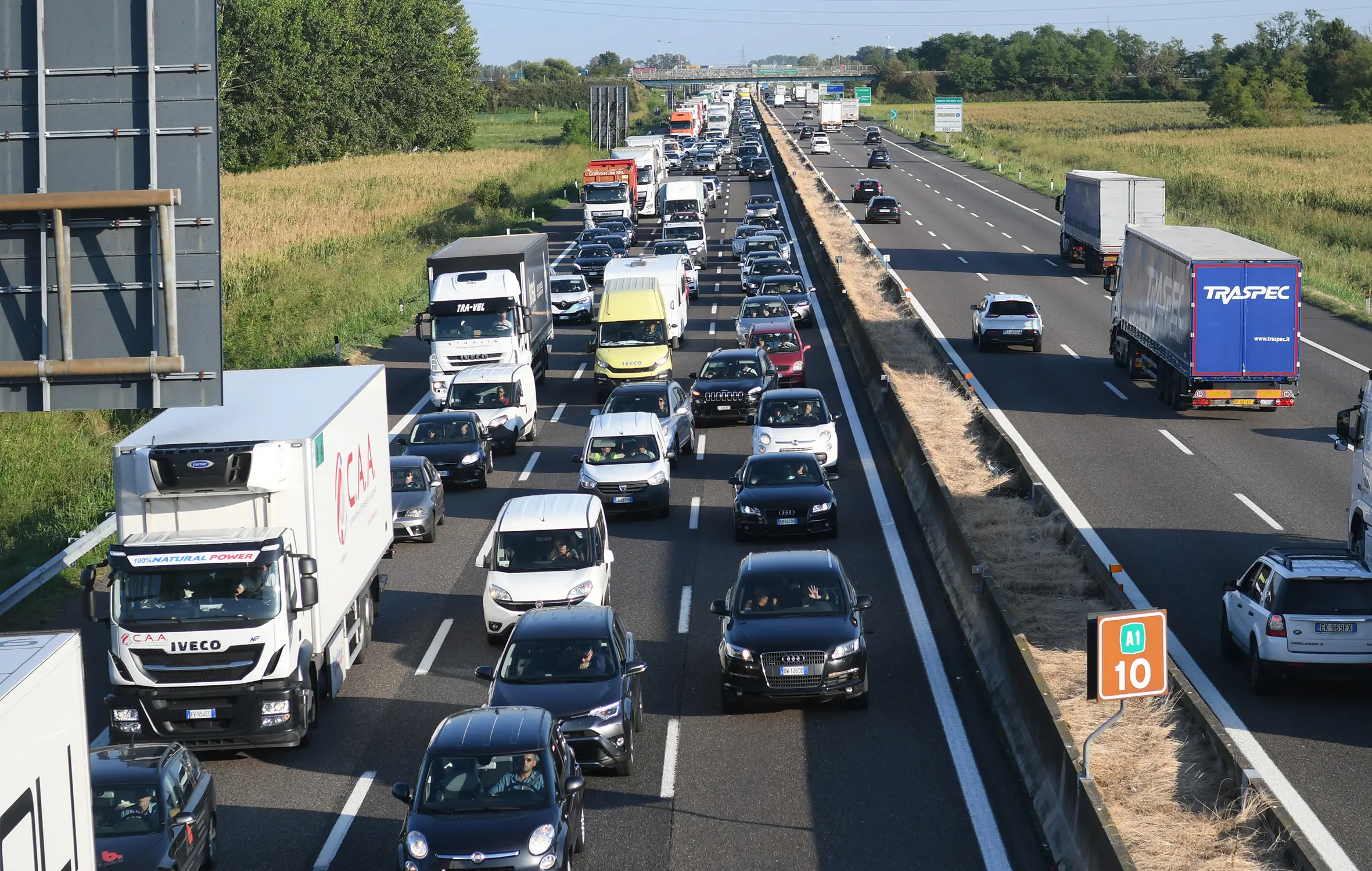 Spostamenti, l’esodo sarà con l’auto. Stretta del Viminale: fermeremo i furbetti