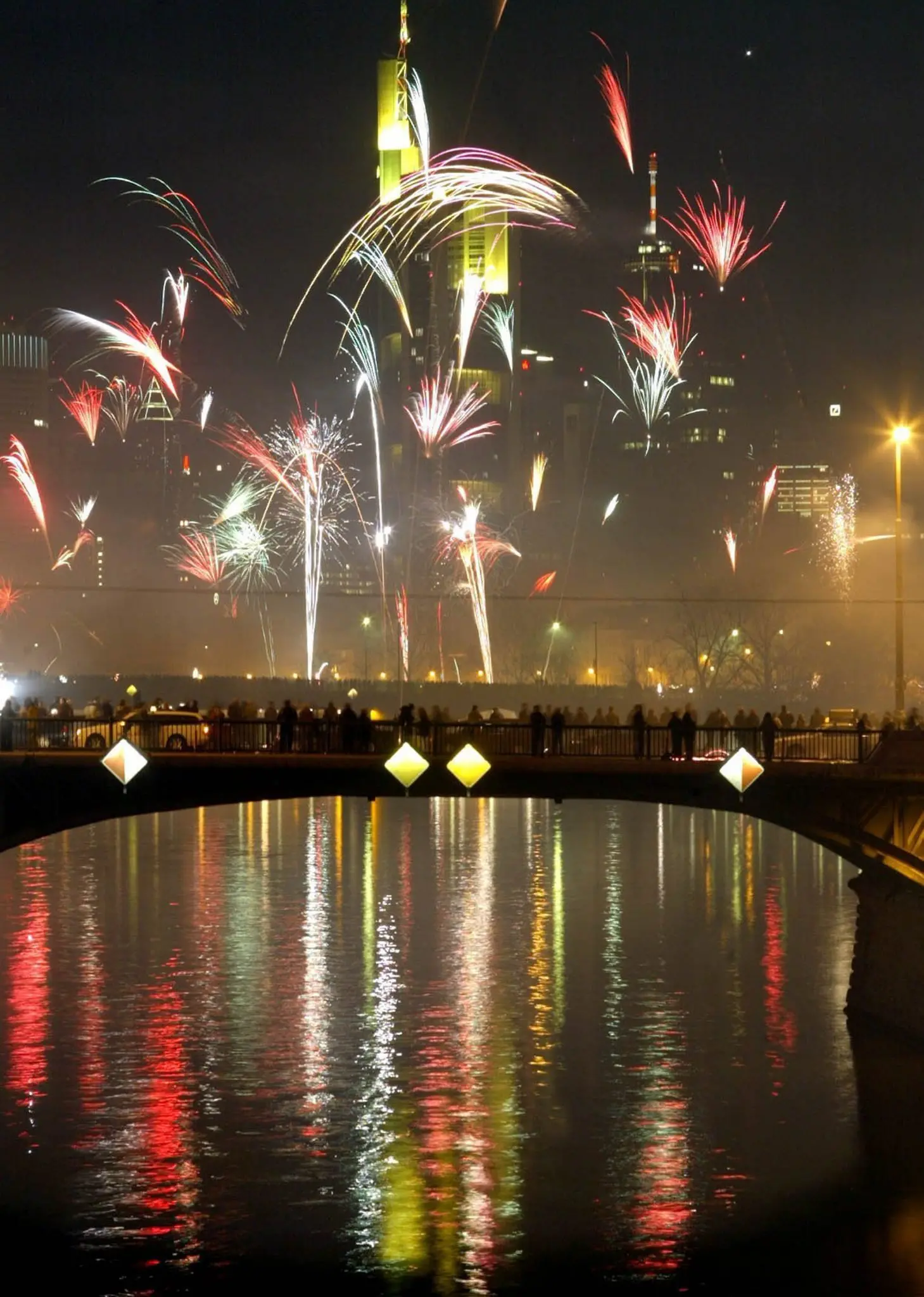 Auguri di Buon 2024: Le Frasi più Affascinanti per Augurare un Anno Nuovo a  Familiari e Amici - Younipa - Università, Lavoro e Città