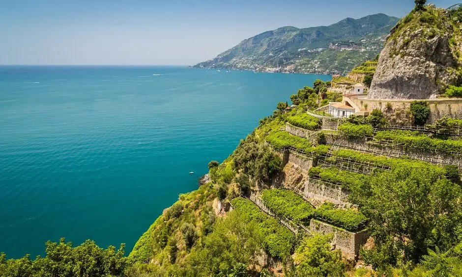 Giardini vista mare. Costiera magica