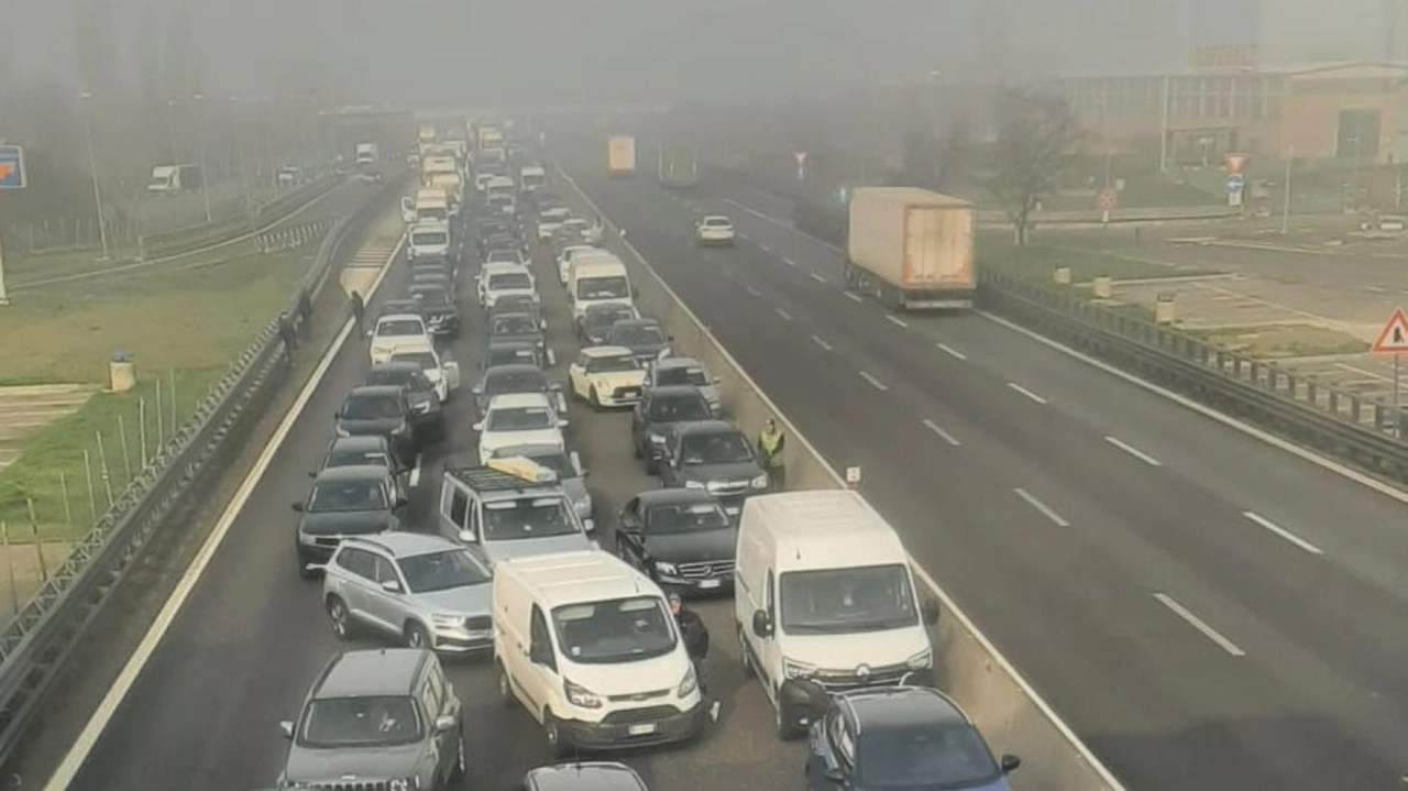 Incidenti per nebbia, chiuso tratto di A1 Piacenza-Parma