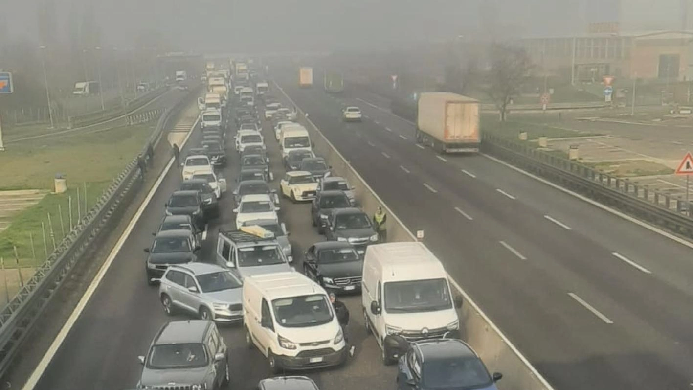 Incidenti per nebbia, chiuso tratto di A1 Piacenza-Parma