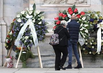 Funerali Berlusconi in tv, gli orari e dove seguirlo. Dirette Mediaset, Rai, La7 e Sky