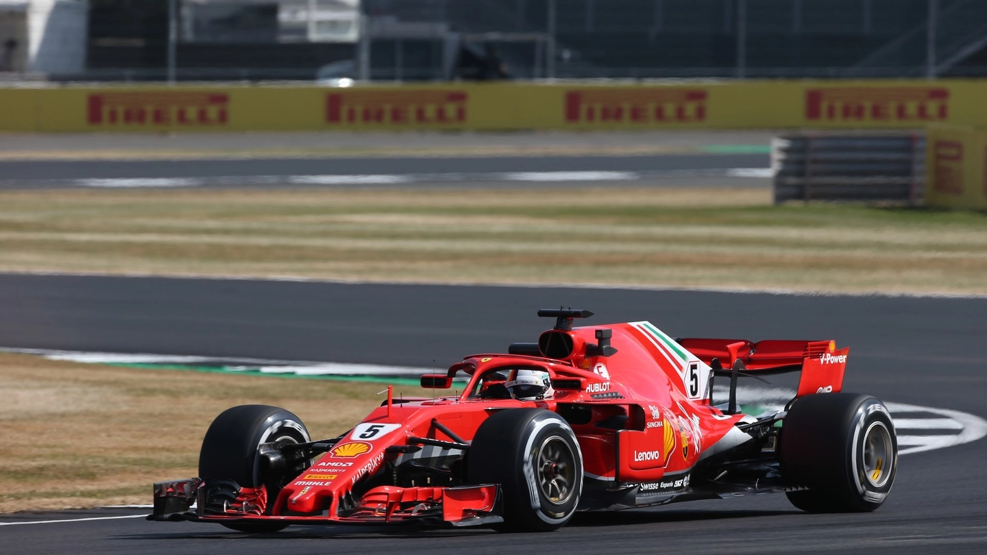 Formula 1 Gp Silverstone, Vettel in azione (LaPresse)
