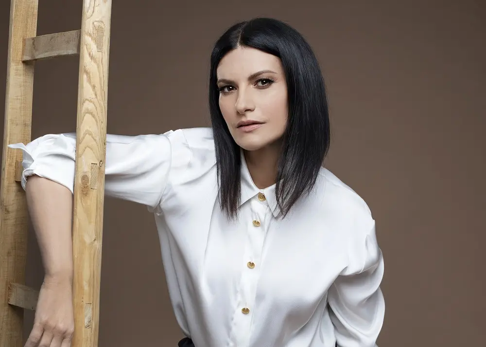 Laura Pausini, maratona live di 24 ore per festeggiare i 30 anni di carriera