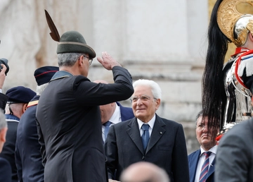 25 aprile, Sergio Mattarella all'Altare della Patria