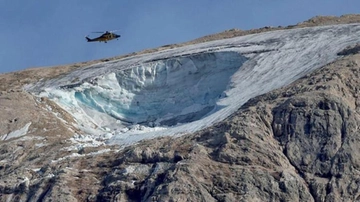 Marmolada e Grande guerra, le storie dei soldati morti e la città di ghiaccio