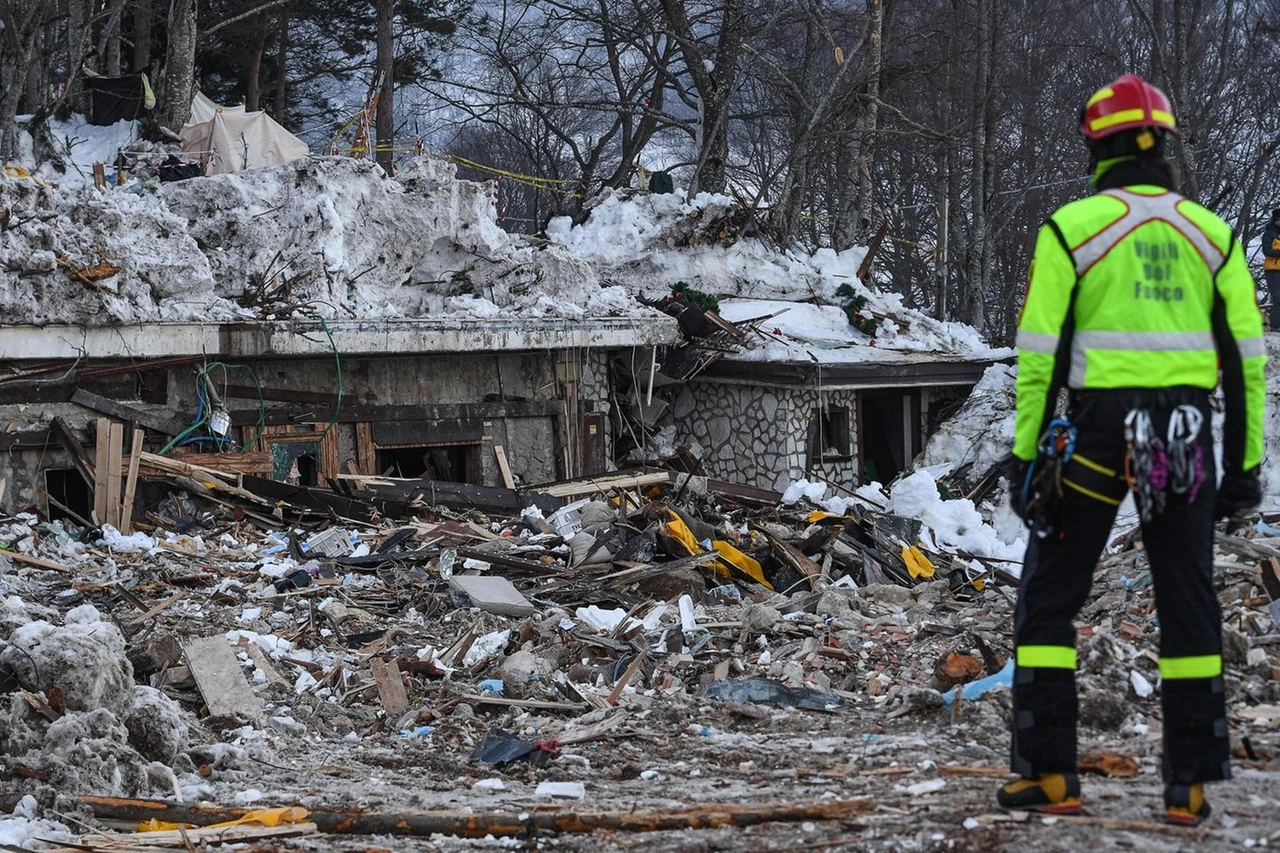 L'hotel Rigopiano distrutto dalla valanga del gennaio 2017 (Ansa)