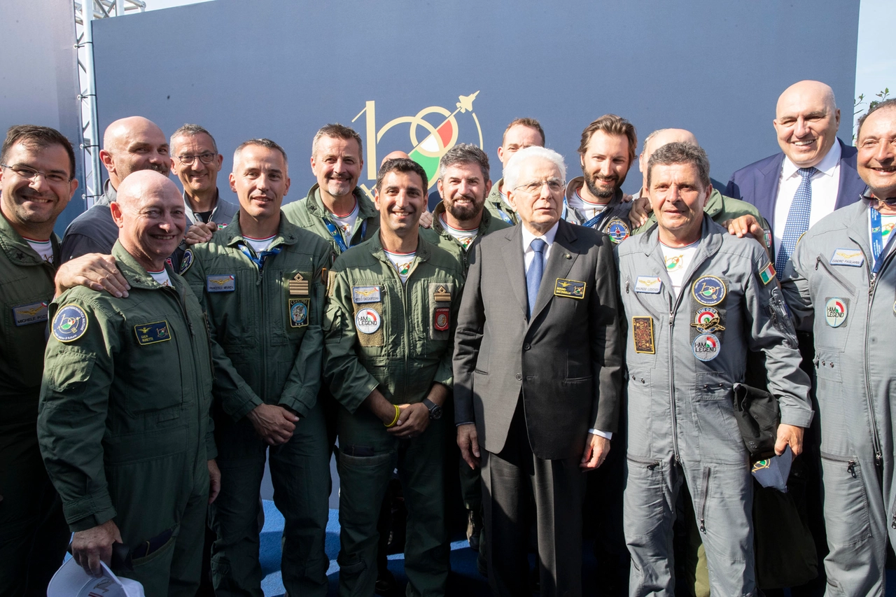 Mattarella partecipa alle celebrazioni dei cento anni dell'Aeronautica