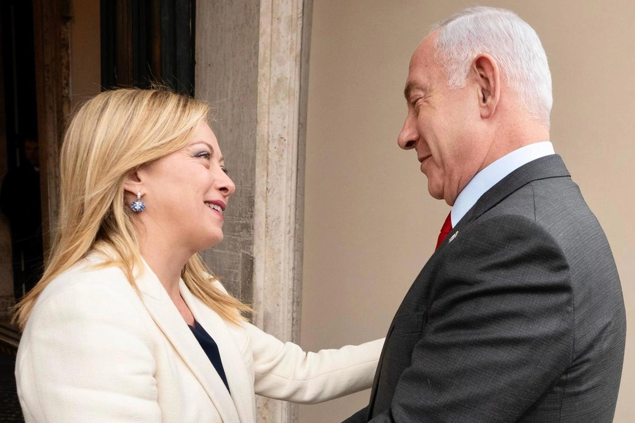 Meloni con Benjamin Netanyahu (Ansa)