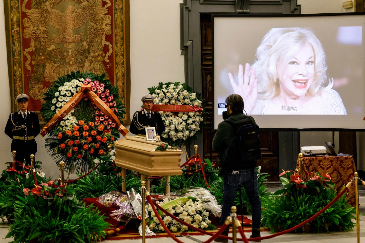 Sandra Milo, aperta la camera ardente in Campidoglio