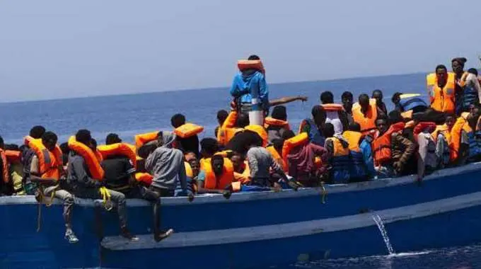 Immigrazione:migliaia migranti soccorsi