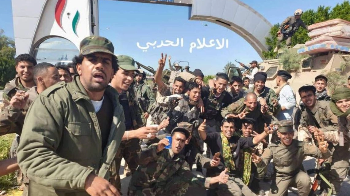 Le truppe di Haftar all'aeroporto di Tripoli 