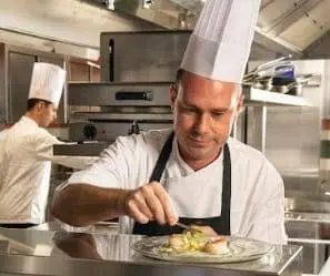 Da Bardolino a Merano, sfida fra i virtuosi della sala da pranzo