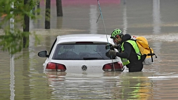 Alluvione in Emilia-Romagna, reportage dall’apocalisse: pioggia, fango e dolore sotto un cielo di pietra