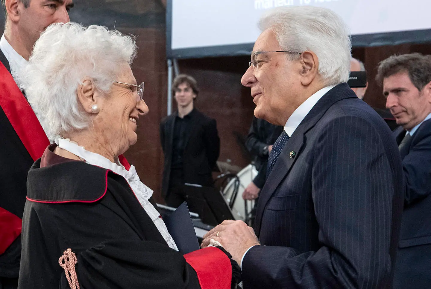 Liliana Segre compie 90 anni. Gli auguri di Mattarella e di Conte