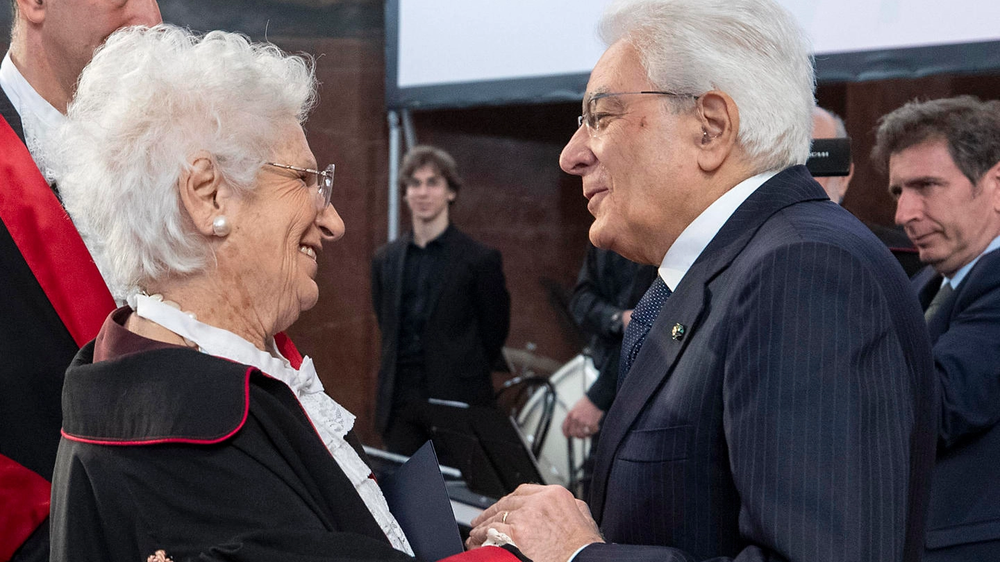 Liliana Segra con il presidente della Repubblica Sergio Mattarella (Ansa)