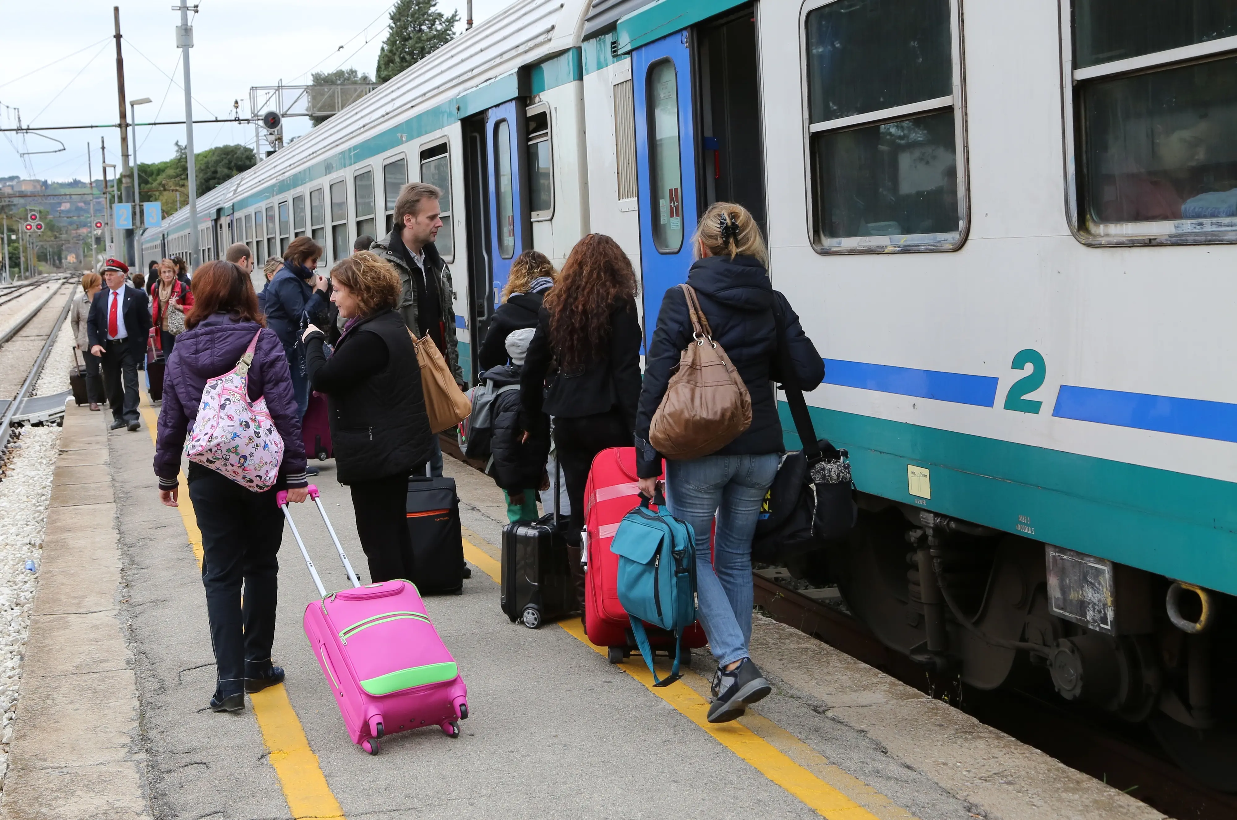 Maltempo, treni sospesi tra Roma e Napoli: guasti su tre linee