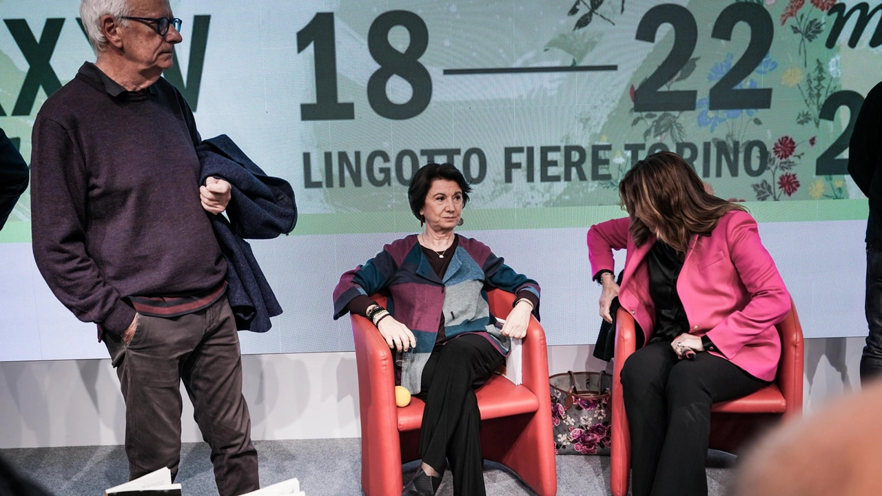 Protesta Roccella al salone del libro. Torino 