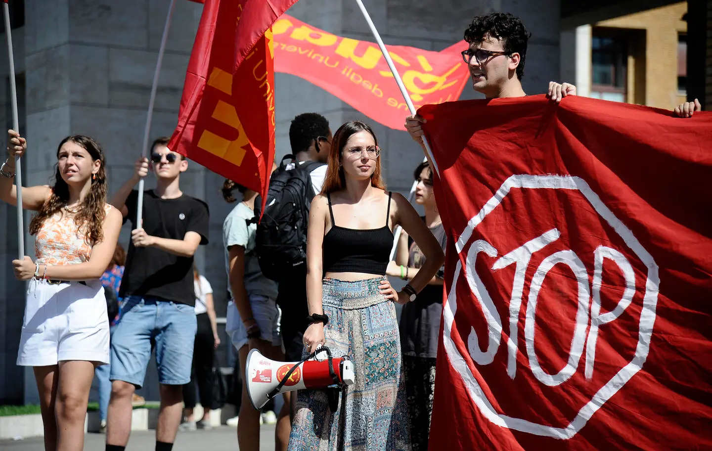 Test Medicina a Roma, proteste degli studenti alla Sapienza contro il numero chiuso