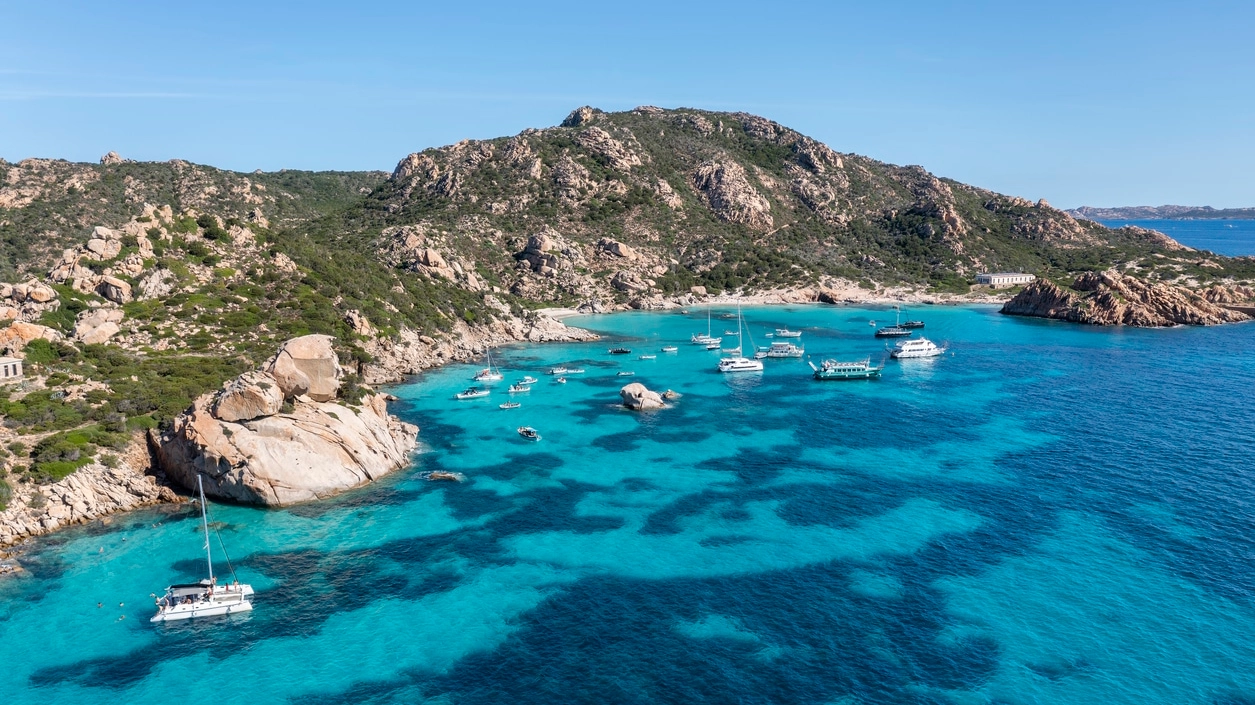 La Maddalena, un tuffo dove l'acqua è più blu