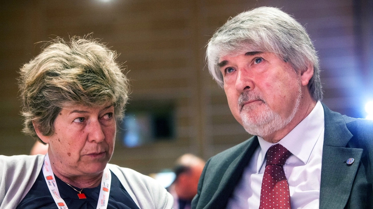 Il ministro del Lavoro Giuliano Poletti e il segretario della Cgil Susanna Camusso (Ansa)