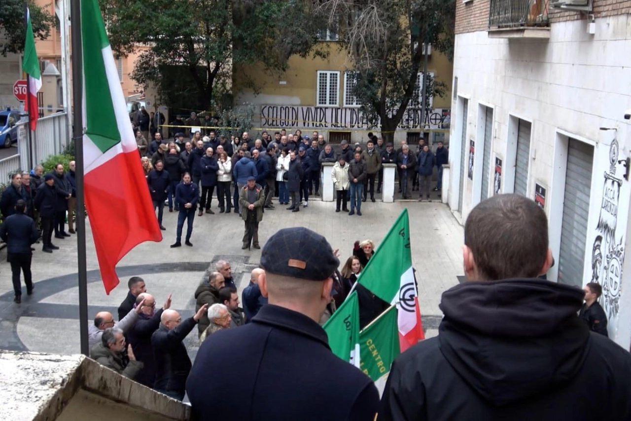 Acca Larentia, a commemorazioni anche 'presente' e saluti romani