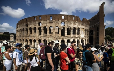 Topi al Colosseo, veleno nelle tane e trappole nei tombini: inizia la derattizzazione in attesa di un’azione permanente per la pulizia e il decoro