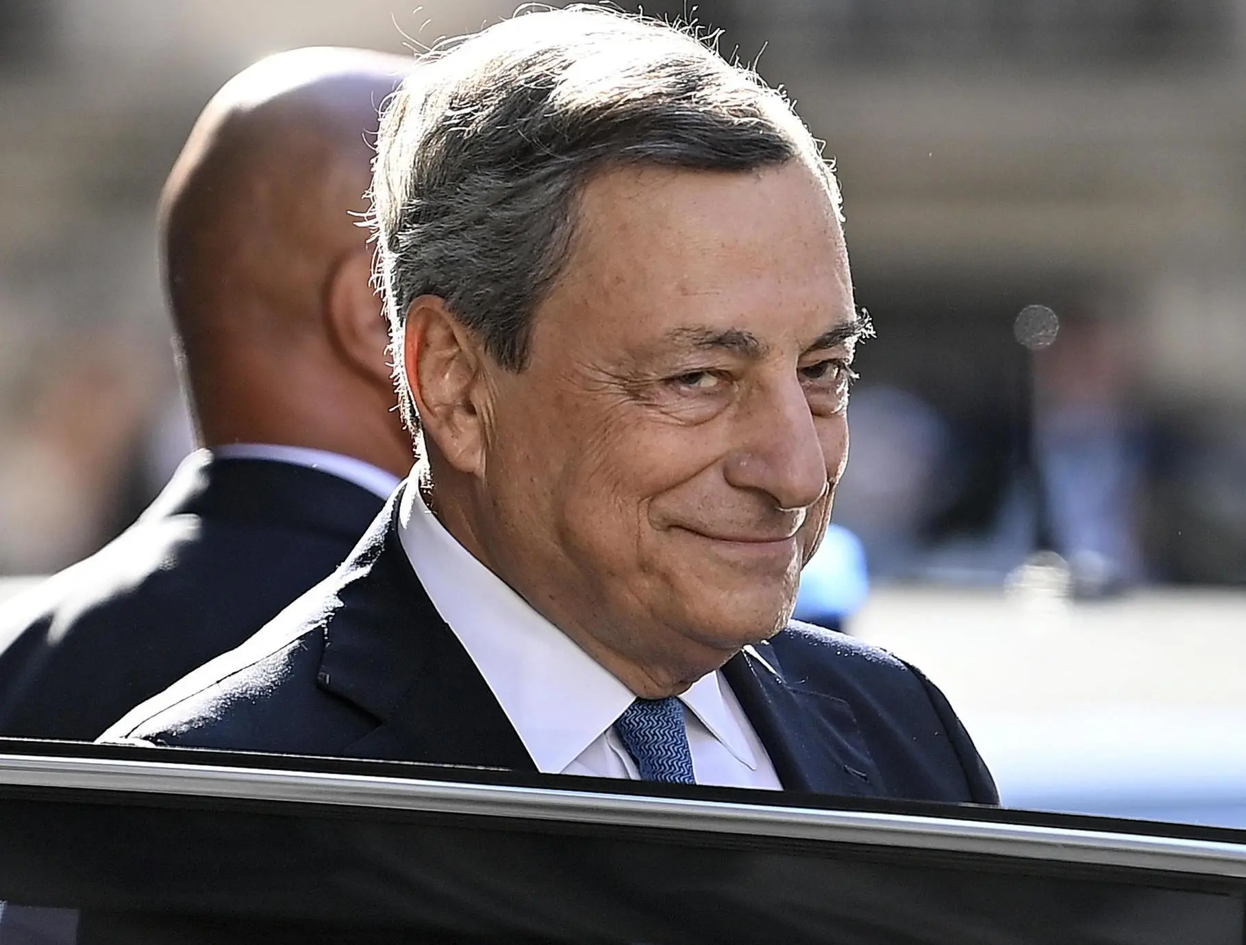 Draghi: "Non rifarò il premier". Poi l’attacco alla Lega: c’è chi parla con i russi