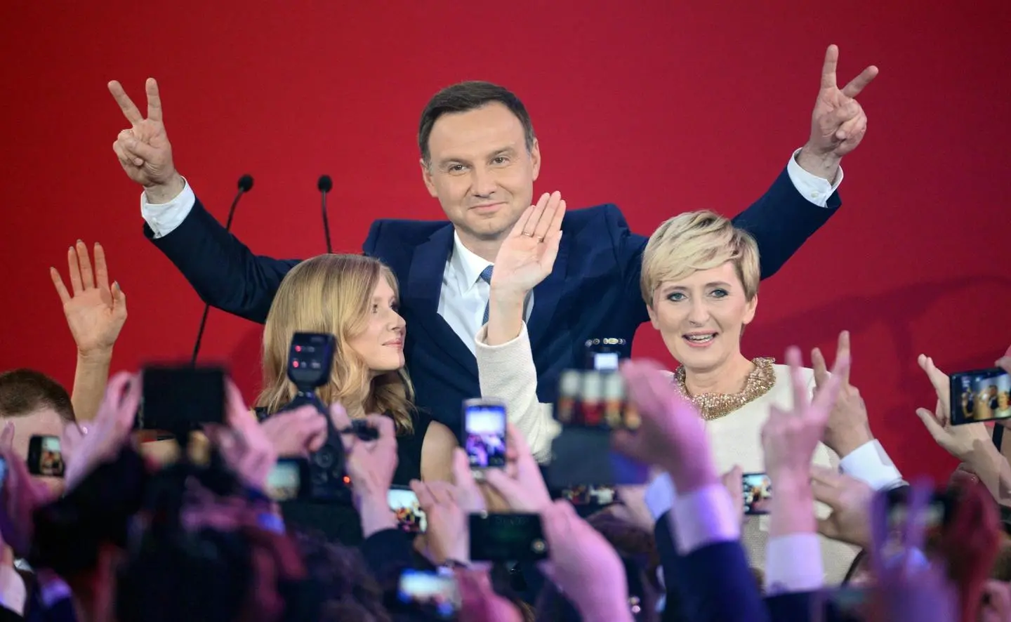 Presidenziali Polonia, vince Duda: Komorowski ammette sconfitta