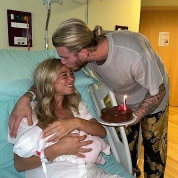 Diletta Leotta, Loris Karius, la piccola Aria e la torta di compleanno