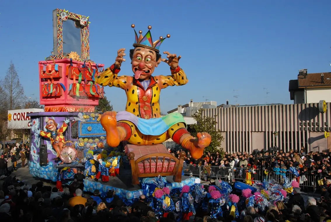 Il Carnevale storico persicetano e lo spettacolo dello Spillo