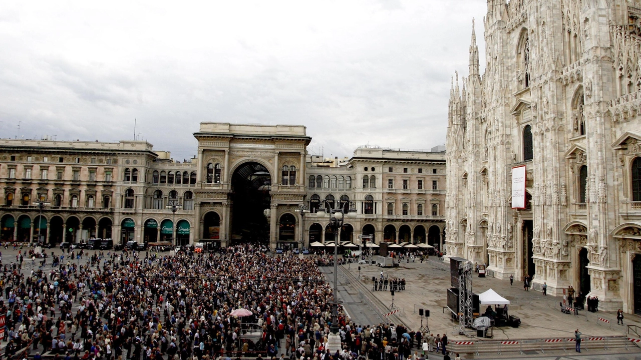 Un'immagine dei funerali di Stato del Cardinale Carlo Maria Martini  nel 2012 (Ansa)