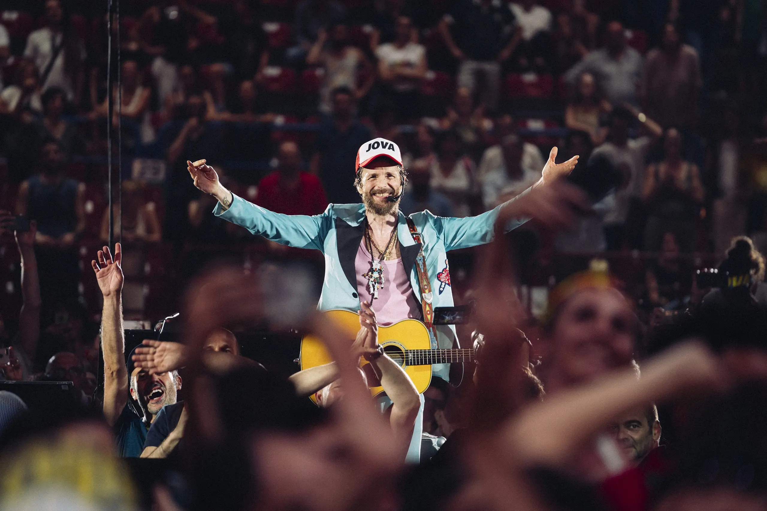 Jovanotti, il tour 2019 sarà una festa in spiaggia. Tutte le date dei concerti