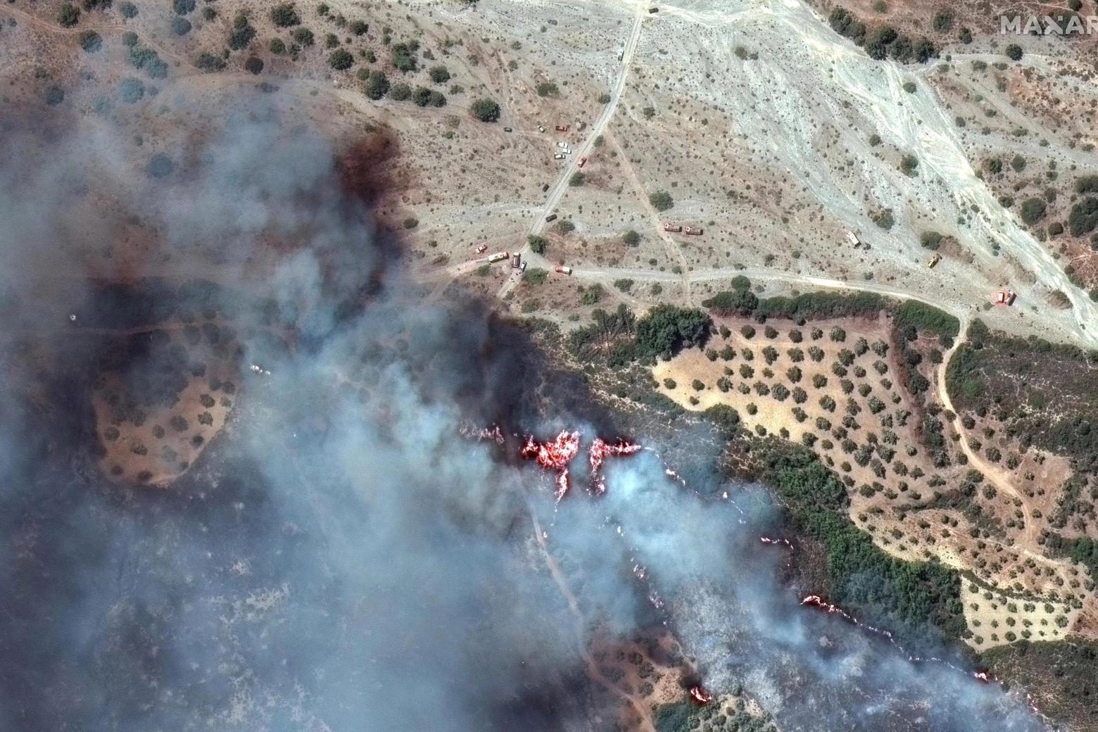 L'incendio visto dal satellite (imagini Maxar Technologies Ansa)