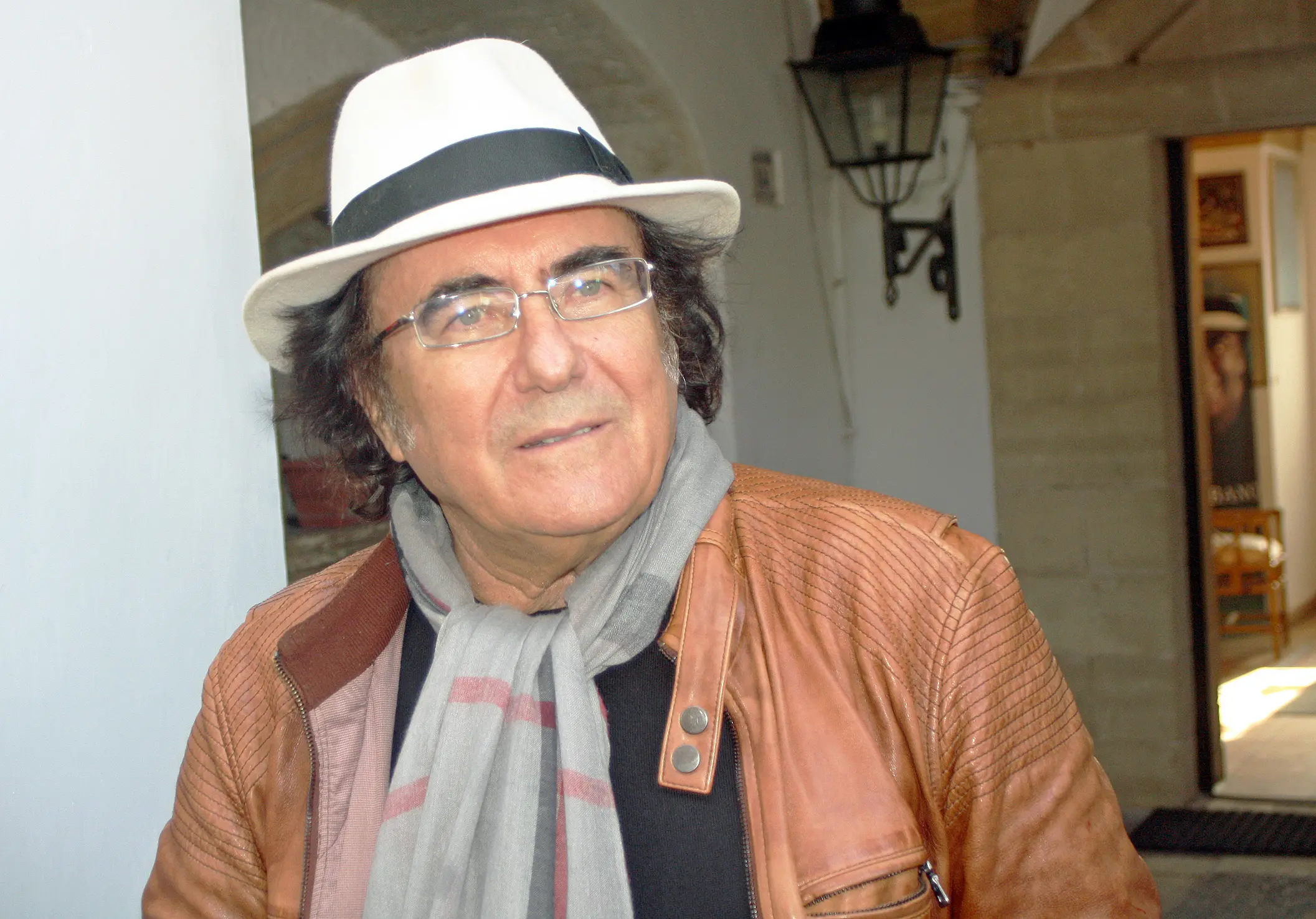 Furto nella tenuta di Al Bano a Cellino San Marco: i ladri rubano... pali