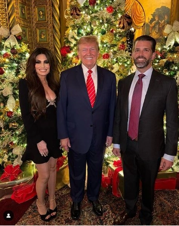 Donald Trump, chi è Kimberly Guilfoyle e che ruolo avrà nella campagna elettorale Usa 2024