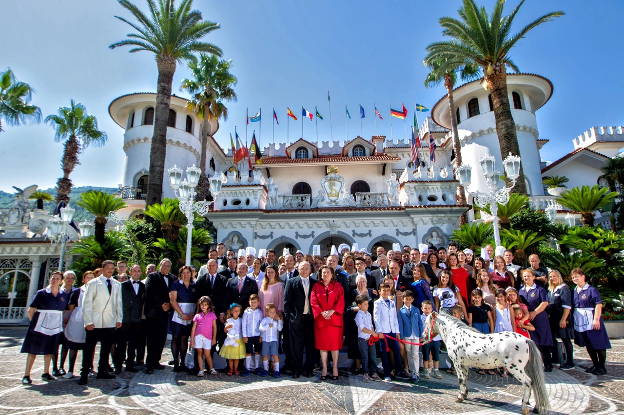 Il Castello delle cerimonie, il cast al completo 