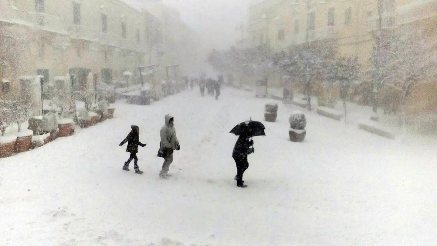 Meteo, bufere di neve. Sotto i -20 in Trentino. Foto e video