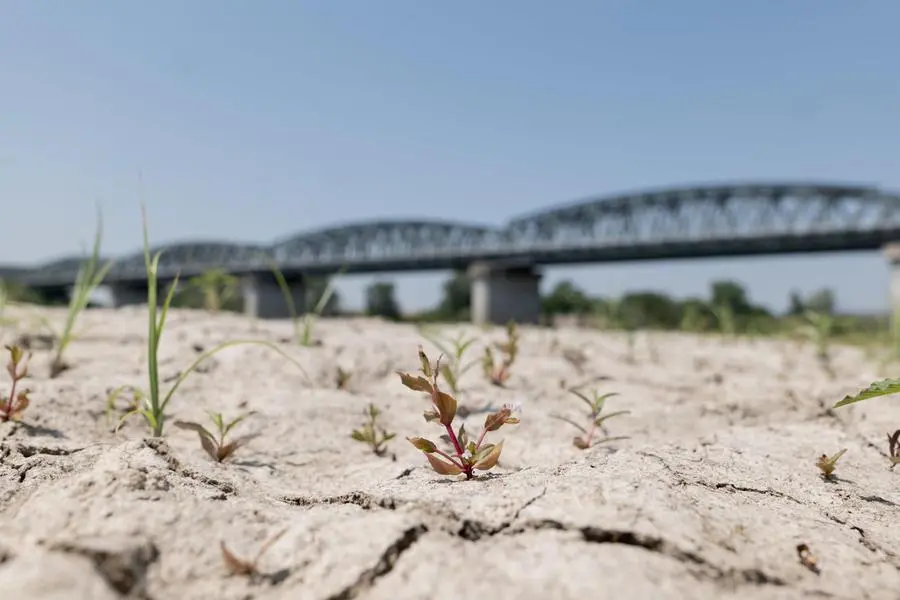 Previsioni meteo: venerdì di acquazzoni al Nord, caldo e sole al Sud